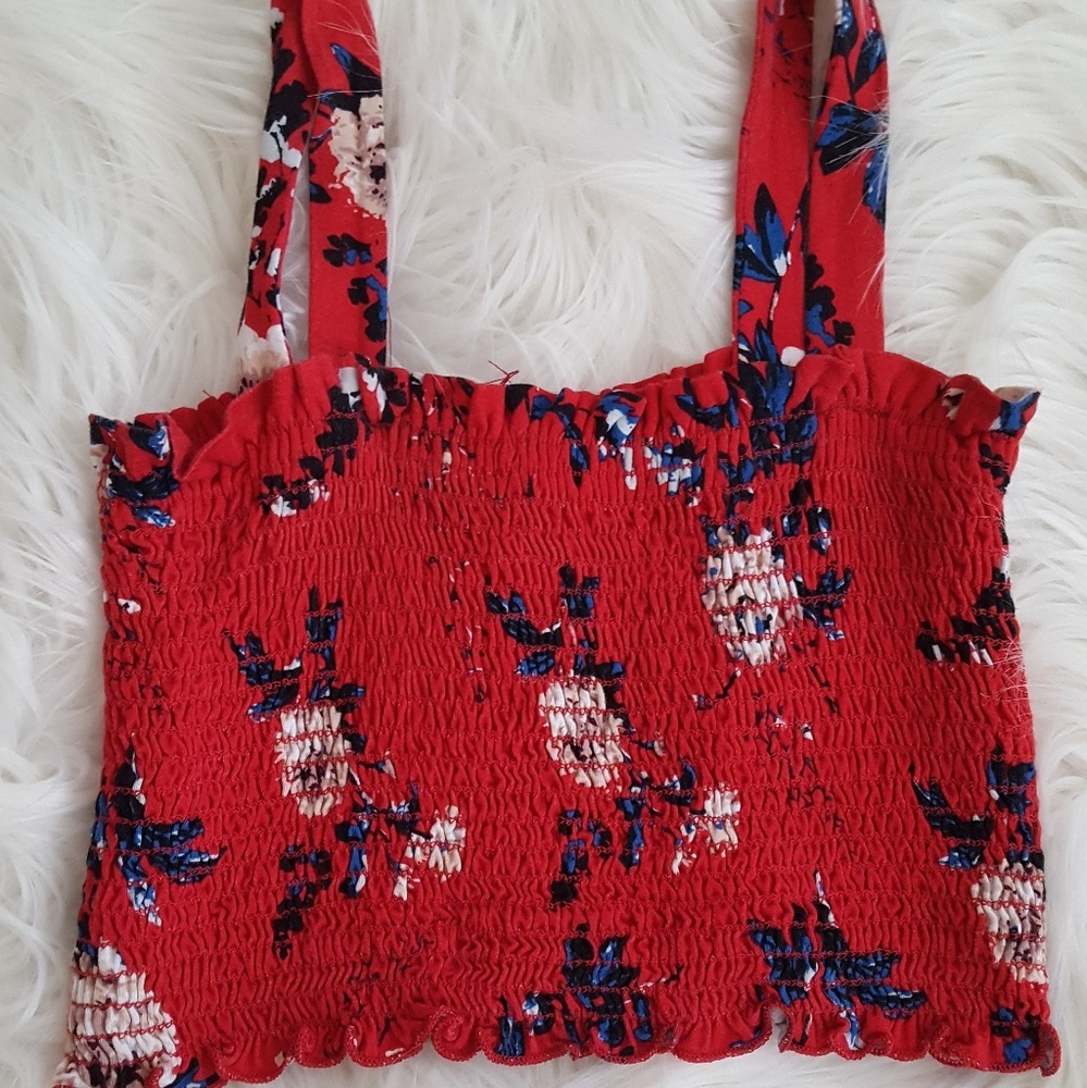 Charlotte Russe cropped red flower tank top - Picture 1 of 2
